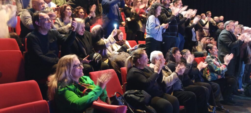 İyi Delirdik - Den Haag